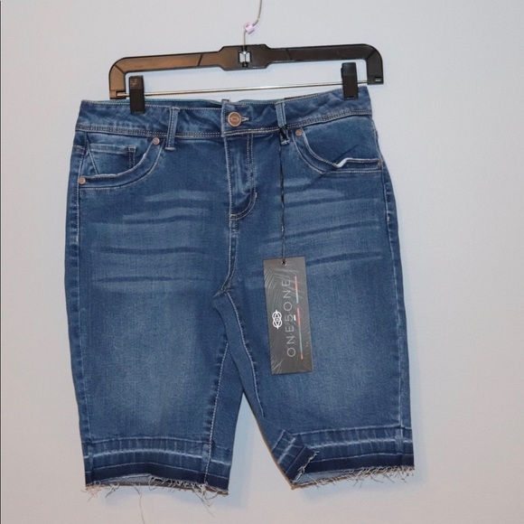 One 5 One denim jean shorts New size 6 releases hem festival concert modest New - Picture 4 of 6